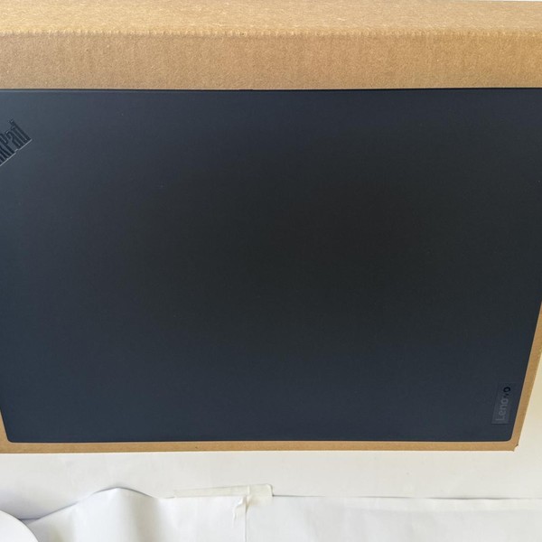 Lenovo ThinkPad P16s (Gen 4) - 1 TB, 32 GB, Intel Core i7