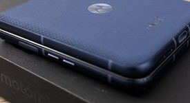 Mint
													Motorola Razr (2025) - Unlocked, Blue, 256 GB, 8 GB, photo 4 of 8