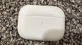 Used
													Apple AirPods Pro 2 - Lightning, photo 4 of 11