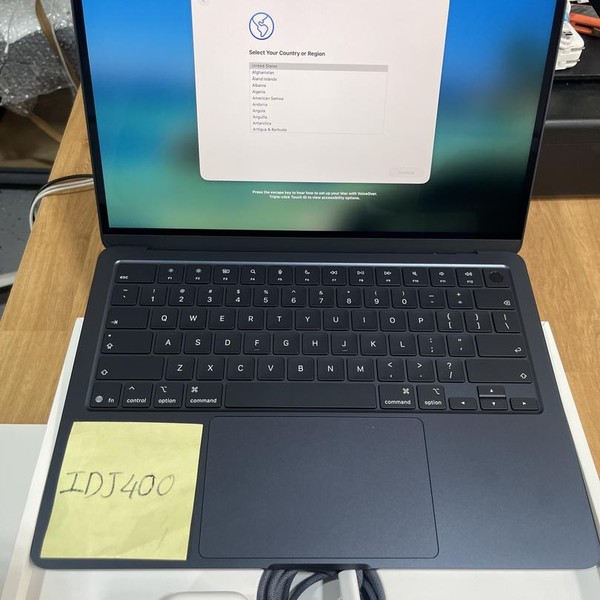 MacBook Air 2026 (M5) - 13 inch - 512 GB, Midnight, 16 GB, Apple M5 10-Core (10-core GPU)
