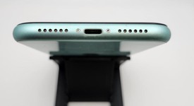 Good
													Apple iPhone 11 - Unlocked, Green, 128 GB, A2111, photo 4 of 8