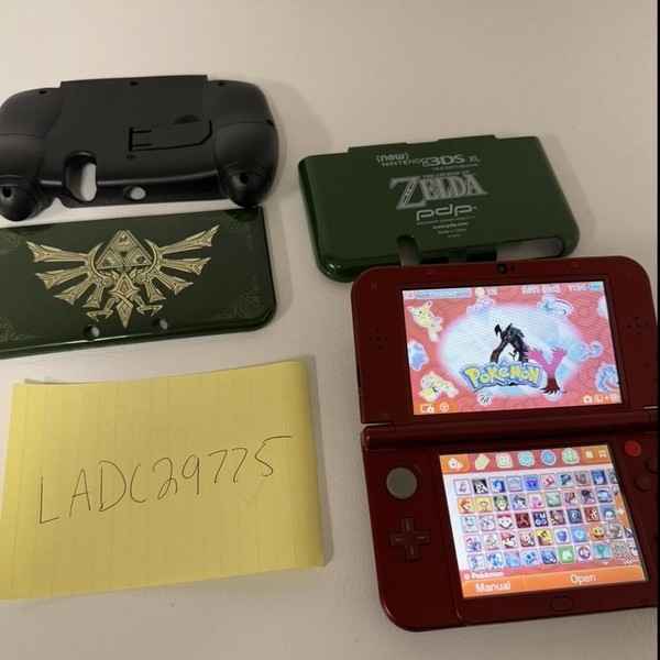 New Nintendo 3DS XL - 4 GB, Red