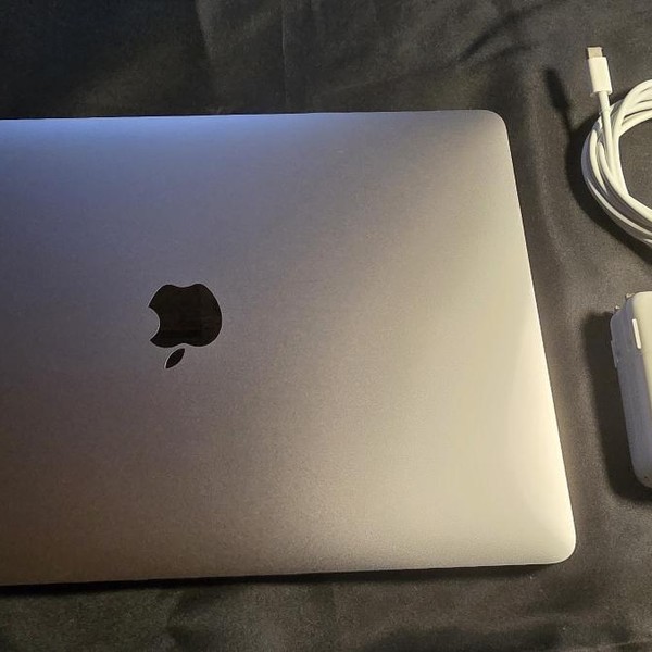 MacBook Pro 2020 - 13 inch - 256 GB, Silver, 8 GB, Apple M1