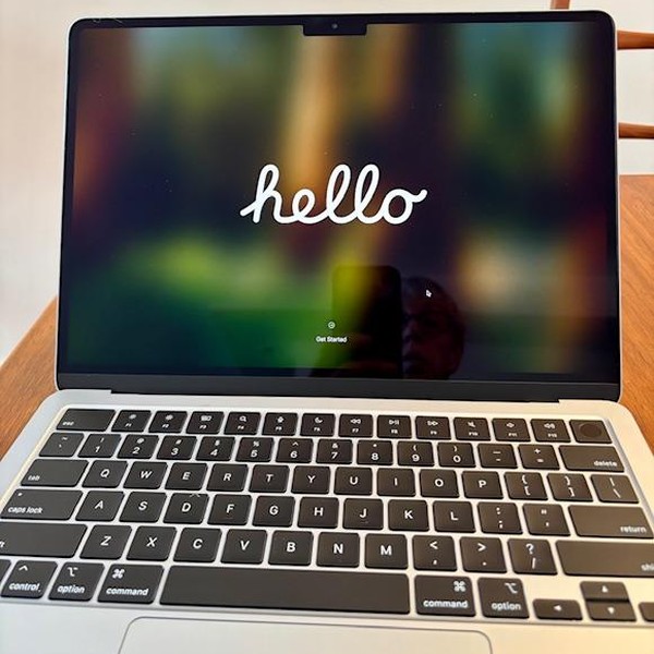 MacBook Air 2025 (M4) - 13 inch - 256 GB, Sky Blue, 16 GB, Apple M4