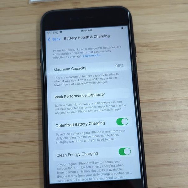 Apple iPhone SE 3rd Gen 2022 - Unlocked, 64 GB, Midnight, A2595