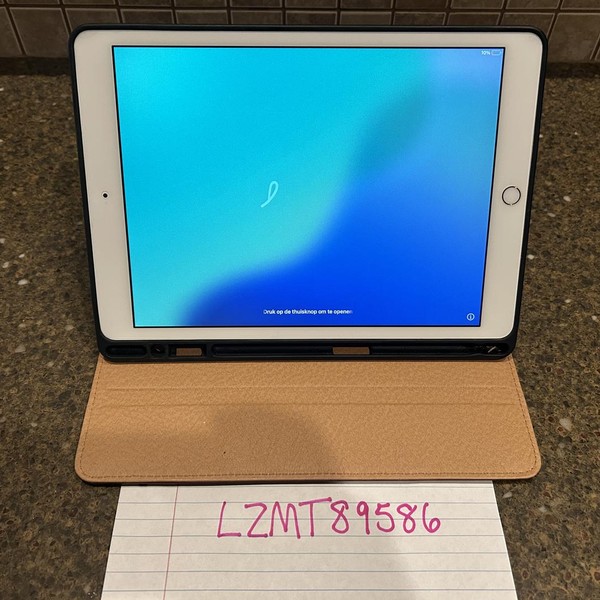 Apple iPad 7th Gen - Wi-Fi, 32 GB, Gold, A2197