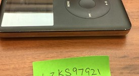 Fair
													Apple iPod Classic 6th Gen 2008 - Black, 80 GB, photo 4 of 9