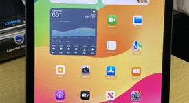 Mint
													Apple iPad Air 5th Gen - Wi-Fi, Gray, 64 GB, A2588, photo 1 of 3