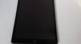 Mint
													Apple iPad 8th Gen - Unlocked, Gray, 32 GB, A2428, photo 2 of 7