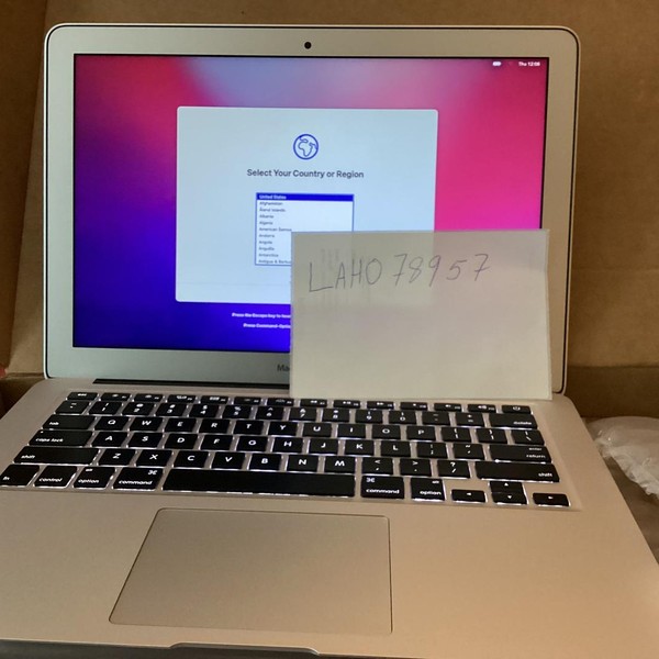 MacBook Air 2015 - 13 inch - 128 GB, Silver, 8 GB