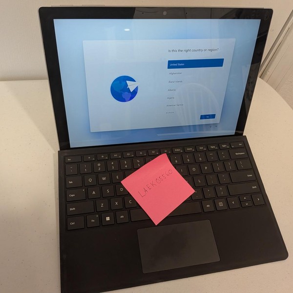 Microsoft Surface Pro 7 Plus - 128 GB, Platinum, 8 GB, Intel Core i3, Wi-Fi