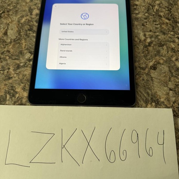 Apple iPad Mini 5th Gen - Wi-Fi, 64 GB, Gray