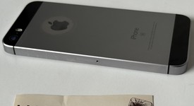 Good
													Apple iPhone SE 1st Gen 2016 - Unlocked, Grey, 32 GB, A1662, photo 5 of 7
