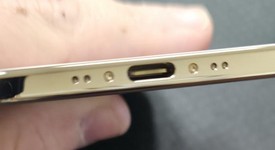 Mint
													Apple iPhone Air - Unlocked, Light Gold, 256 GB, A3260, photo 4 of 8