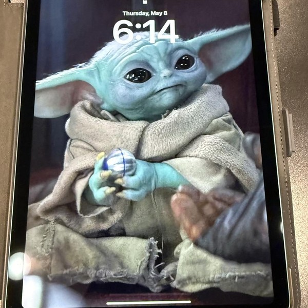 Apple iPad Air 5th Gen - Wi-Fi, 256 GB, Blue, A2588