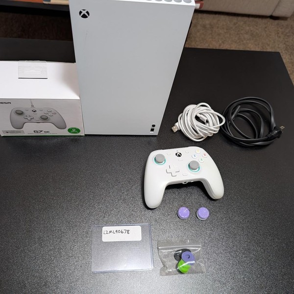 Xbox Series X (2020) - 1 TB, Robot White, All-Digital