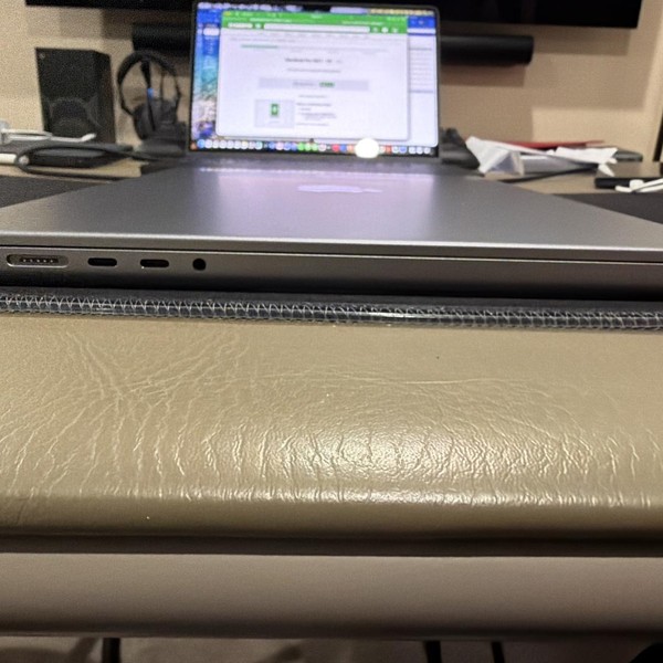 MacBook Pro 2021 - 16 inch - 8 TB, Silver, 64 GB, Apple M1 Max