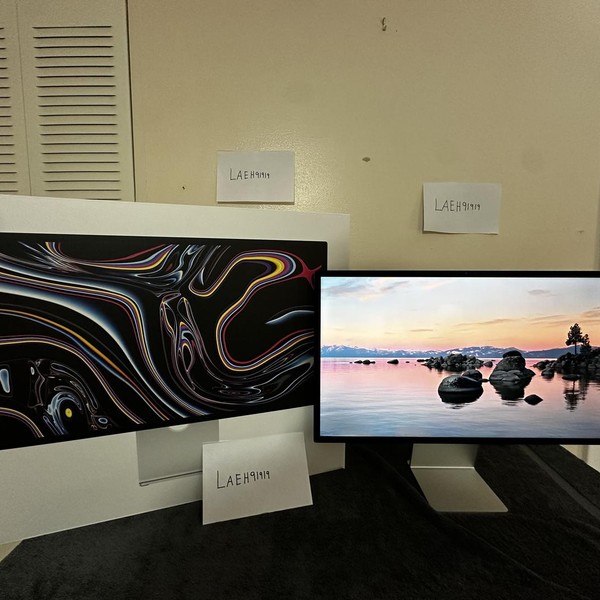 Apple Studio Display (2022) - Standard Glass, Tilt Adjustable Stand