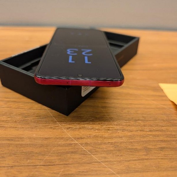 Motorola Razr Ultra (2025) - T-Mobile, 512 GB, PANTONE Cabaret, 16 GB