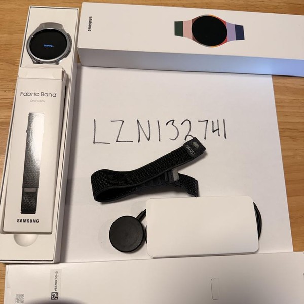 Samsung Galaxy Watch6 Classic - Unlocked, Silver, 47mm