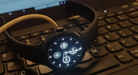 Mint
													Google Pixel Watch 2 - Unlocked, Black, LTE, photo 5 of 10