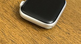 Good
													Apple Watch SE 1st Gen 44mm - Silver, A2352 - GPS, Aluminum, photo 5 of 8