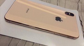 Mint
													Apple iPhone Xs Max - Unlocked, Gold, 64 GB, A1921, photo 3 of 11
