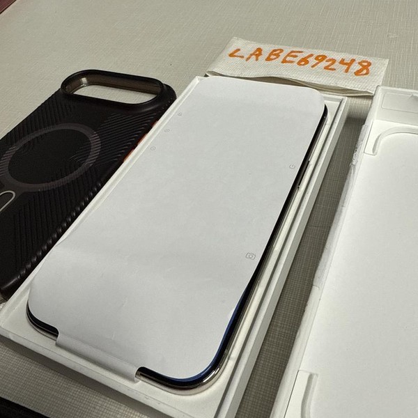 Apple iPhone Air - Unlocked, 1 TB, Light Gold, A3260