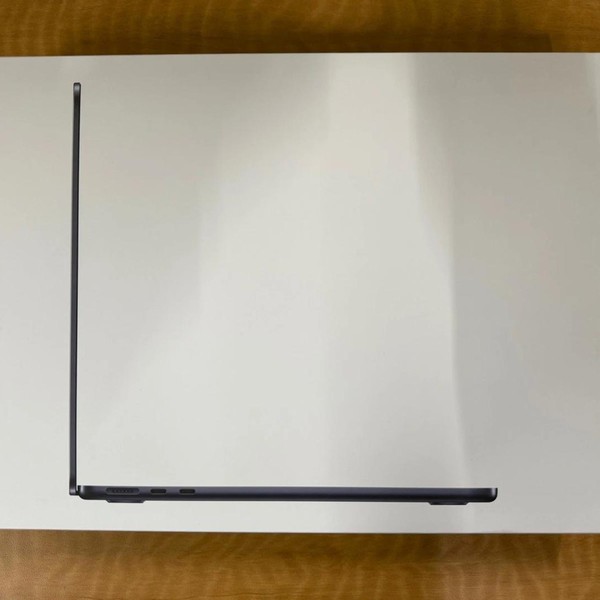 MacBook Air 2025 (M4) - 13 inch - 512 GB, Midnight, 24 GB, Apple M4