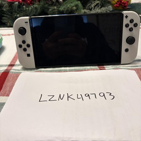 Nintendo Switch - OLED - 64 GB, White