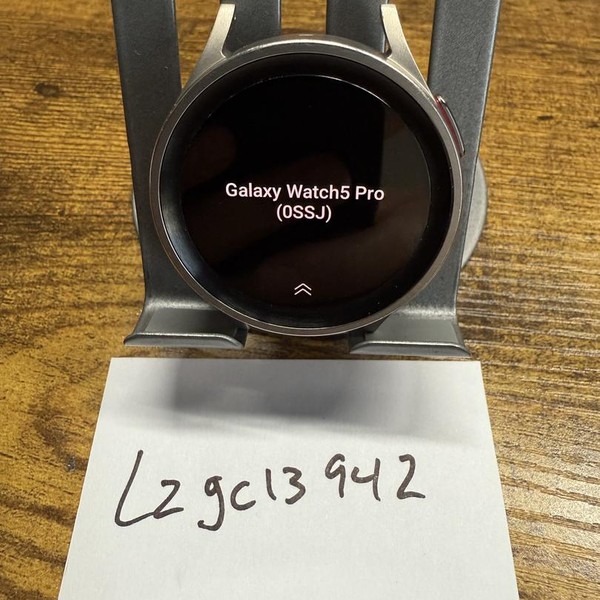 Samsung Galaxy Watch5 Pro - Unlocked, Gray, 45mm