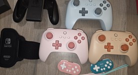 Good
													Nintendo Switch - OLED - Red & Blue, 64 GB, photo 4 of 8