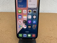 Apple iPhone 16