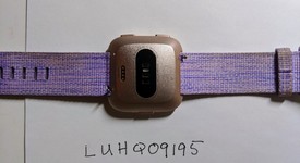 Good
													Fitbit Versa Special Edition - Rose Gold, photo 5 of 5