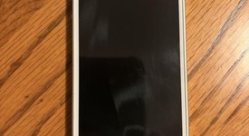 Good
													Apple iPhone SE 1st Gen 2016 - Unlocked, Gold, 64 GB, A1662, photo 4 of 4