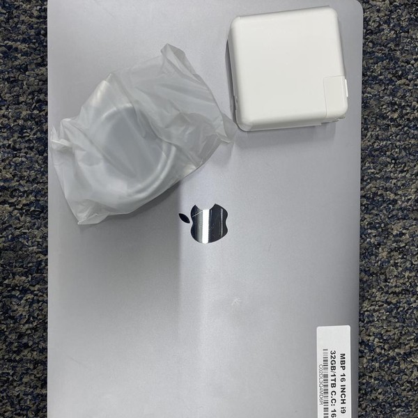 MacBook Pro 2019 - 16 inch - 1 TB, Gray, 32 GB, Intel Core i9