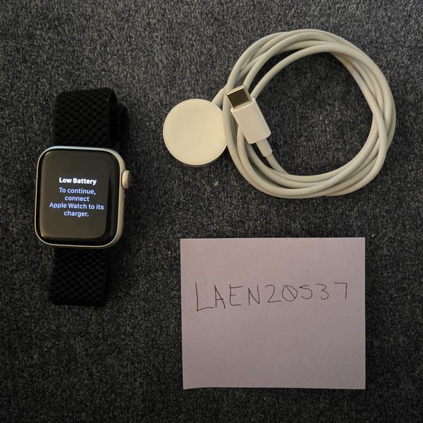 Apple Watch SE (2nd Gen) 40mm - Unlocked, Silver, A2726 - Cellular, Aluminum