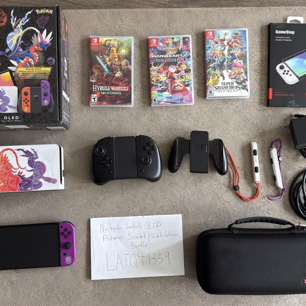 Nintendo Switch - OLED - 64 GB, Violet, Pokemon Scarlet & Violet