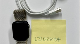 Fair
													Apple Watch SE 2nd Gen 40mm - Midnight, A2722 - GPS, Aluminum, photo 1 of 9