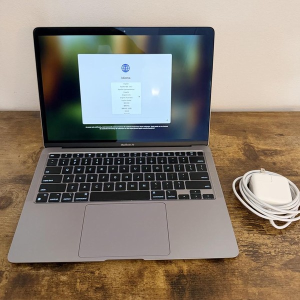 MacBook Air 2020 - 13 inch - 256 GB, Gray, 8 GB, Apple M1