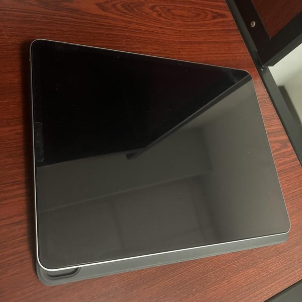 Apple iPad Pro 12.9 inch 6th Gen 2022 - Wi-Fi, 128 GB, Gray