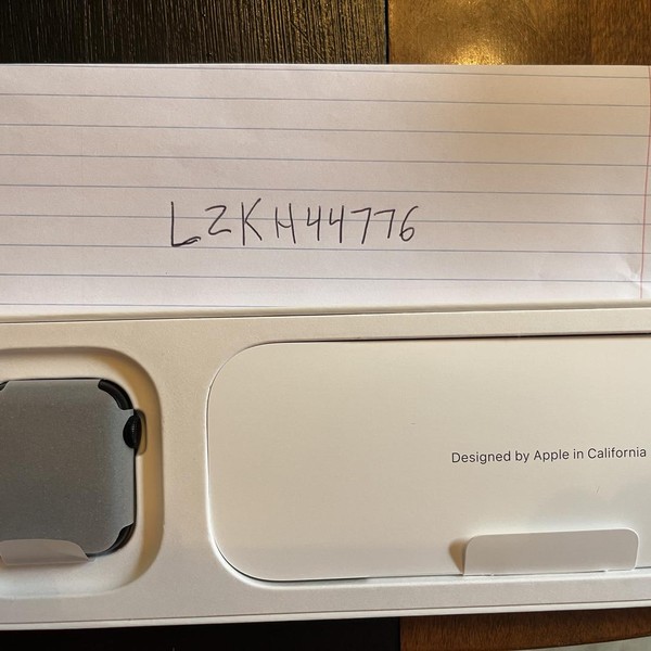 Apple Watch SE 2nd Gen 40mm - Midnight, A2722 - GPS, Aluminum