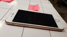Good
													Apple iPhone 8 - Sprint, Gold, 64 GB, A1863, photo 3 of 7