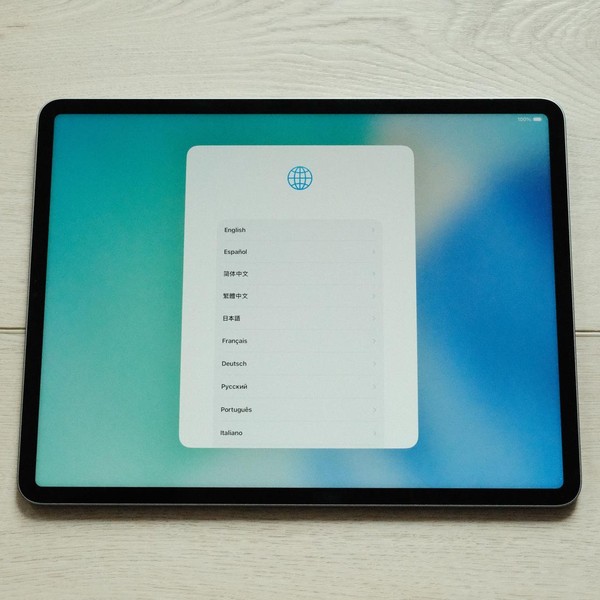 Apple iPad Pro 12.9 inch 6th Gen 2022 - Wi-Fi, 256 GB, Gray