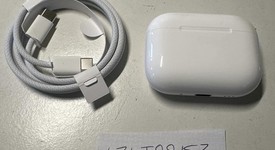 Used
													Apple AirPods Pro 3, photo 1 of 3