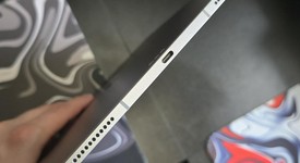 Mint
													Apple iPad Air 13" (M2) 2024 - Unlocked, Gray, 128 GB, A2899, photo 5 of 11