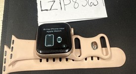 Good
													Apple Watch Series 4 40mm - Unlocked, Gold, A1975 - Cellular, Aluminum, photo 3 of 8