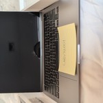 Good MacBook Pro 2022 - 13 inch - 256 GB, Silver, 8 GB, Apple M2