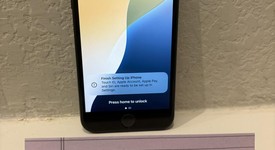 Mint
													Apple iPhone SE 2nd Gen 2020 - Unlocked, Black, 64 GB, A2275, photo 1 of 8