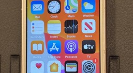 Good
													Apple iPhone SE 1st Gen 2016 - Unlocked, Rose Gold, 64 GB, A1662, photo 2 of 8